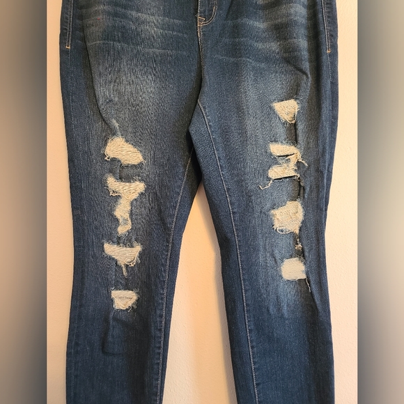 Torrid Premium Women's Size 18R Sky High Skinny Distressed Denim Blue Jeans - Picture 2 of 7